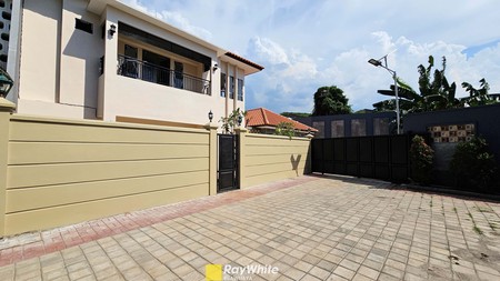 Rumah di Radio Dalam, Kebayoran baru, Jakarta Selatan, 2 km ke Mal Gandaria City