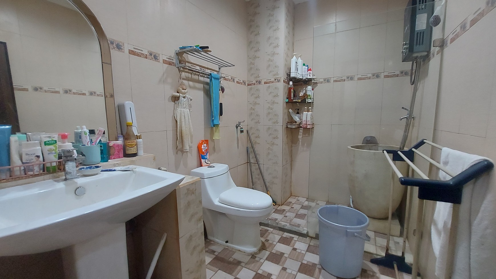 Rumah Bagus dan Nyaman di Villa Delima Lebak Bulus