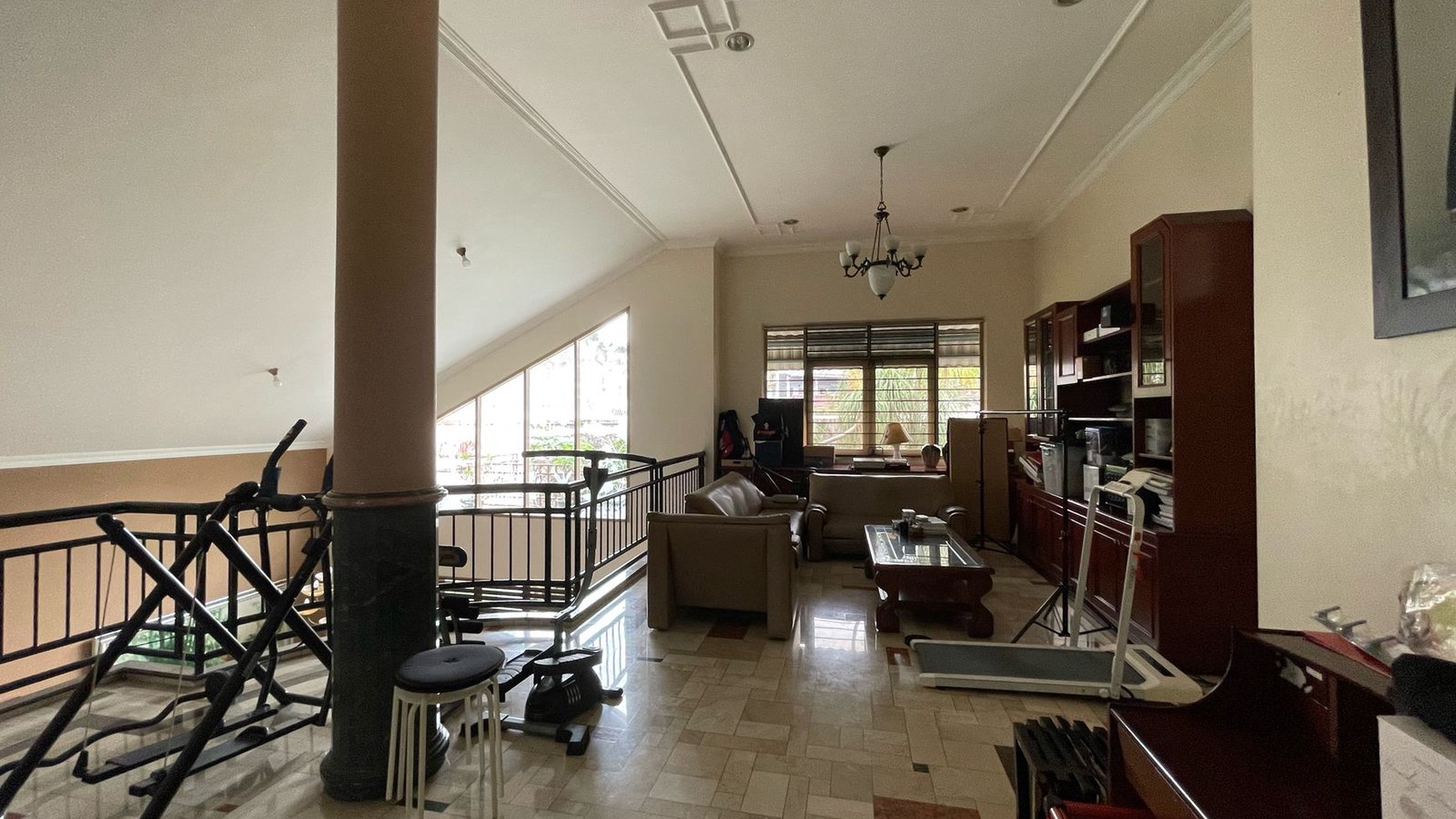 Rumah Asri di Kemanggisan dekat Binus