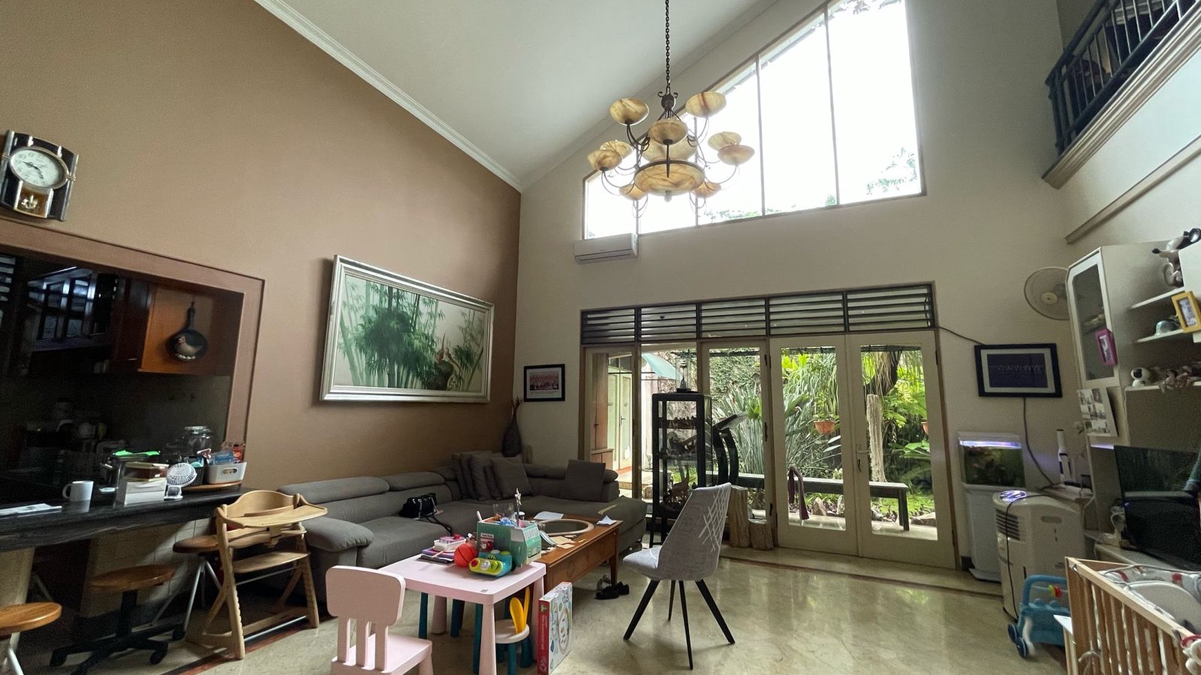 Rumah Asri di Kemanggisan dekat Binus