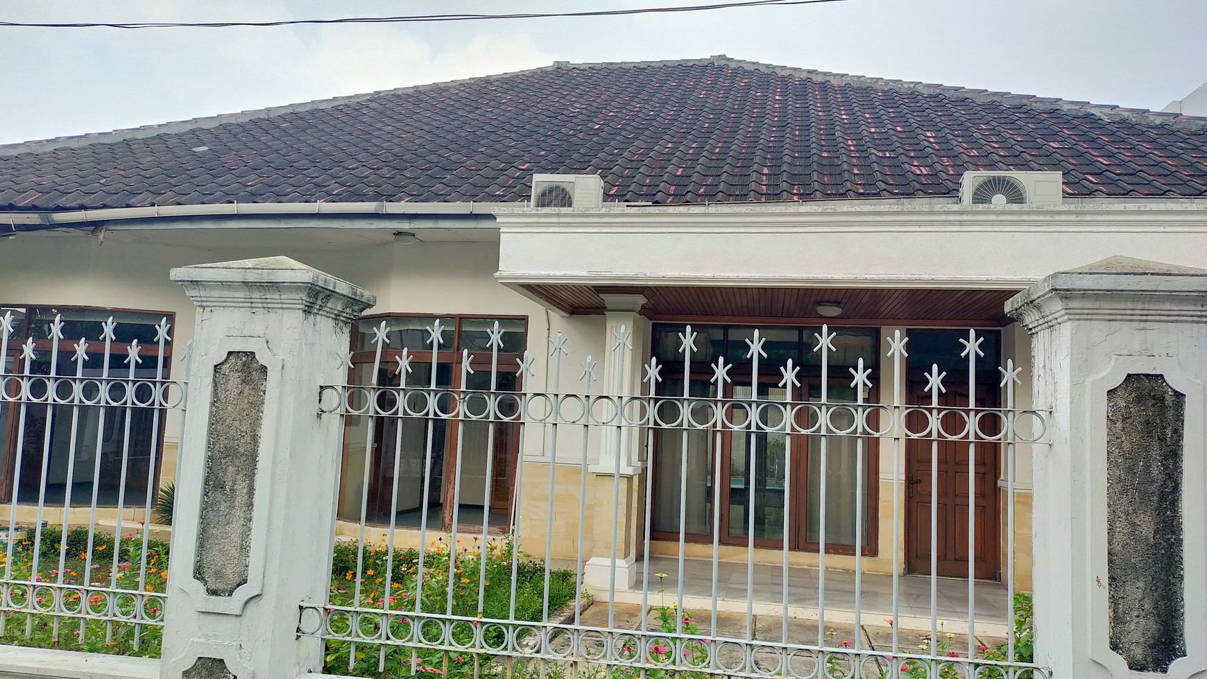 Dua Unit Rumah Klasik di Zonasi Komersial K2 Area Cipete