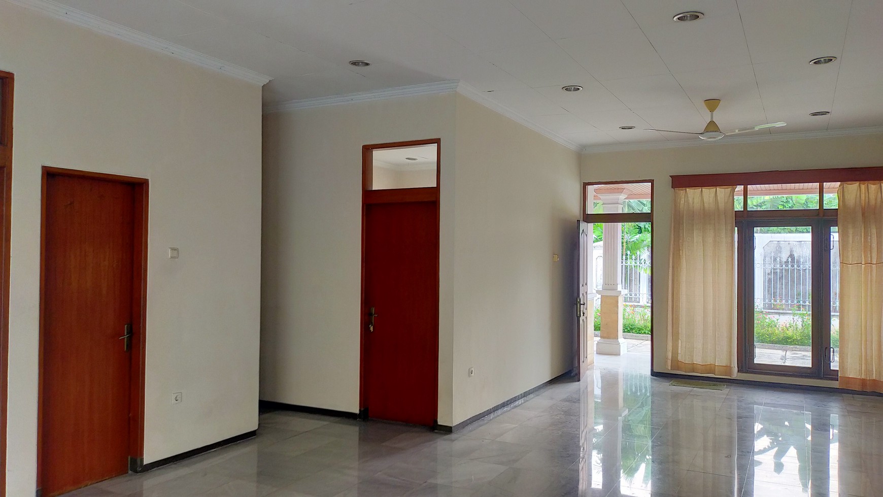 Dua Unit Rumah Klasik di Zonasi Komersial K2 Area Cipete