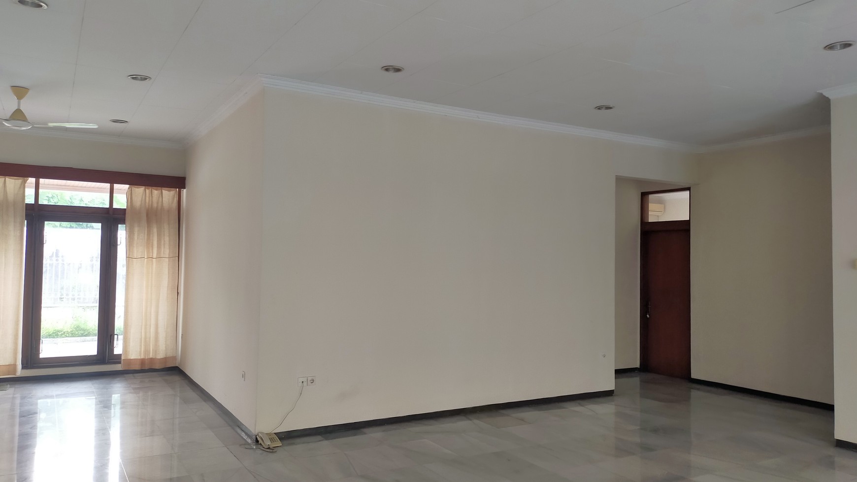 Dua Unit Rumah Klasik di Zonasi Komersial K2 Area Cipete