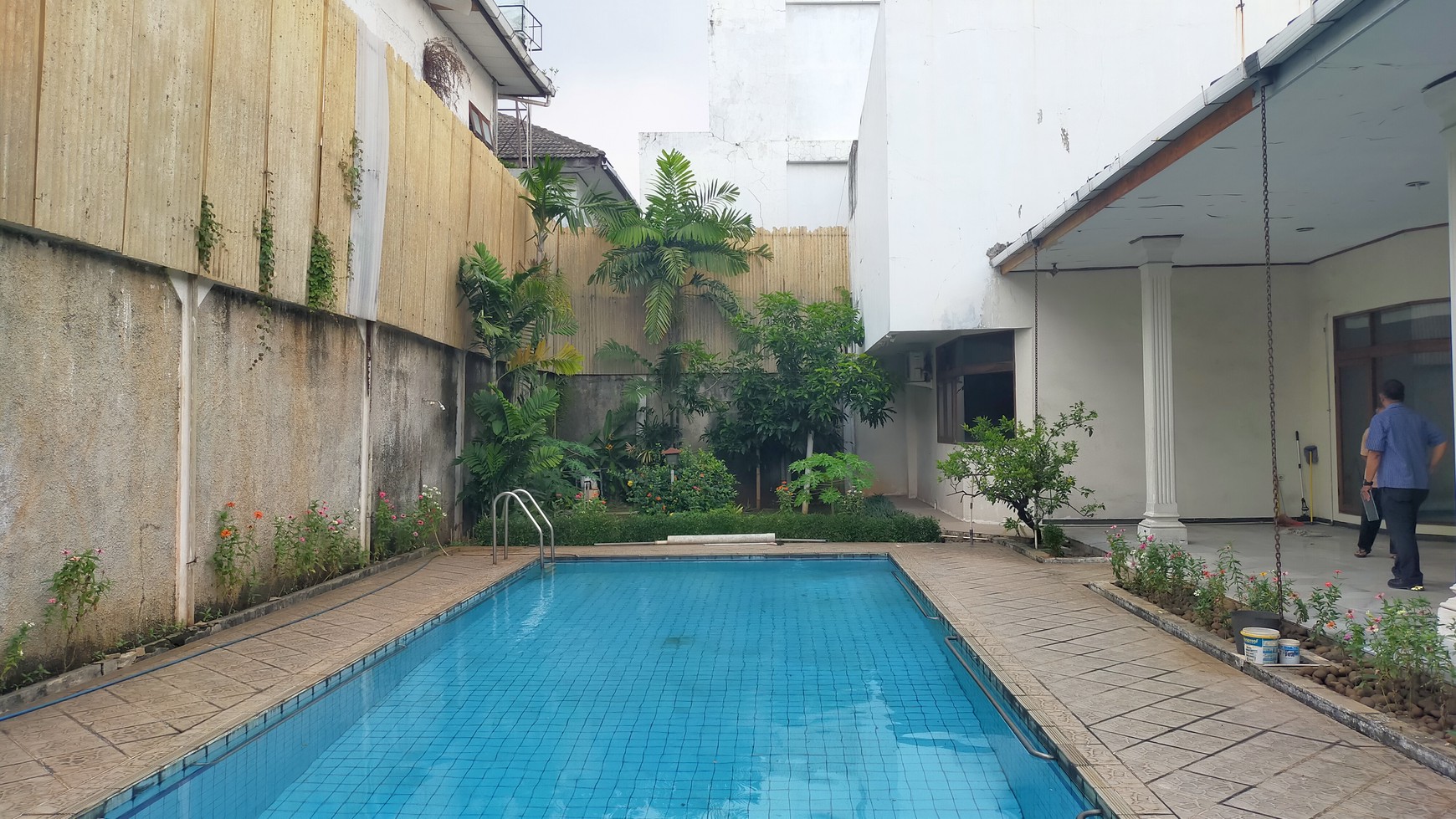 Dua Unit Rumah Klasik di Zonasi Komersial K2 Area Cipete