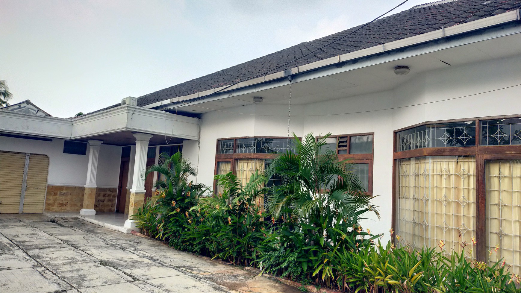 Dua Unit Rumah Klasik di Zonasi Komersial K2 Area Cipete