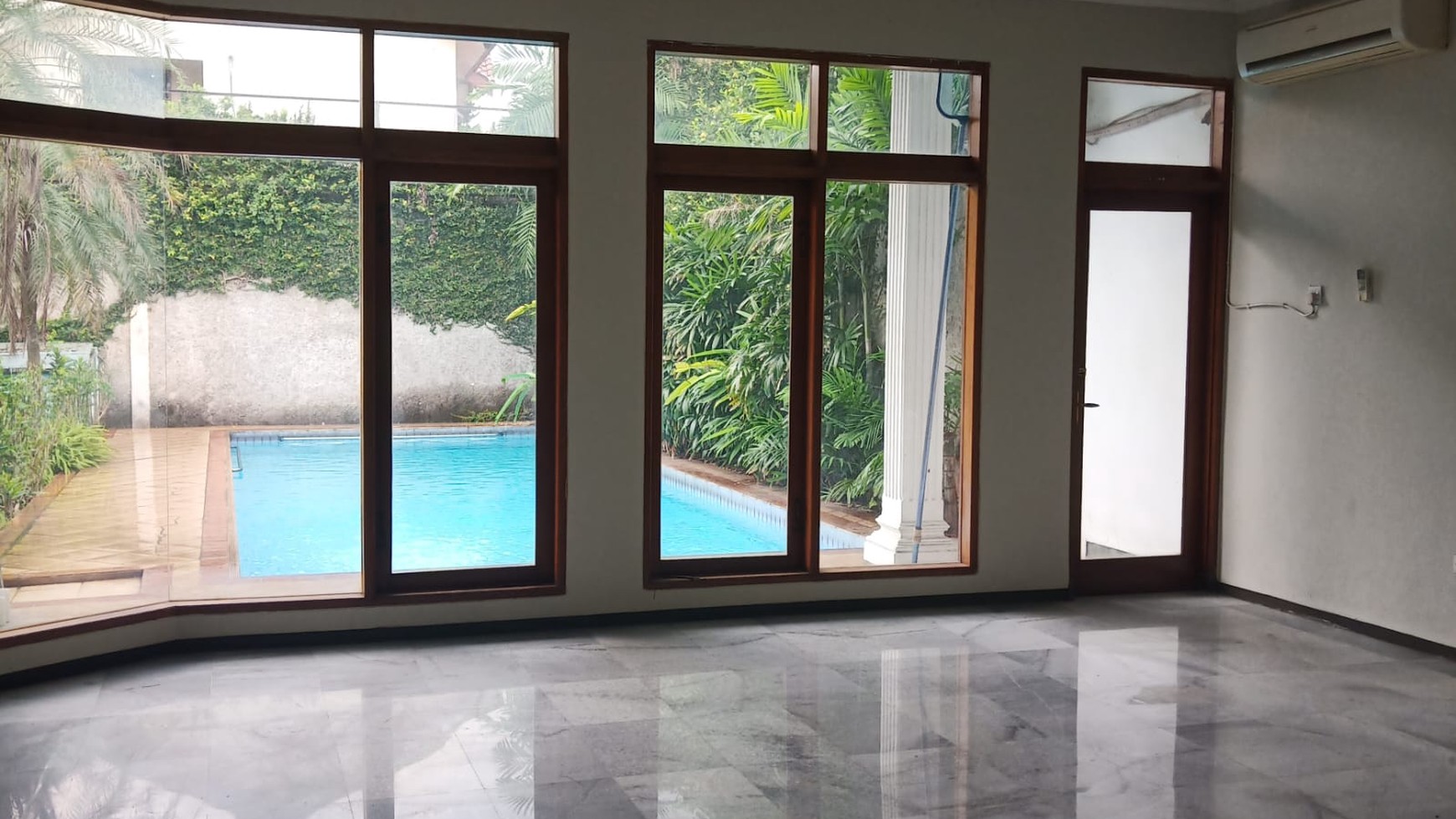 Dua Unit Rumah Klasik di Zonasi Komersial K2 Area Cipete