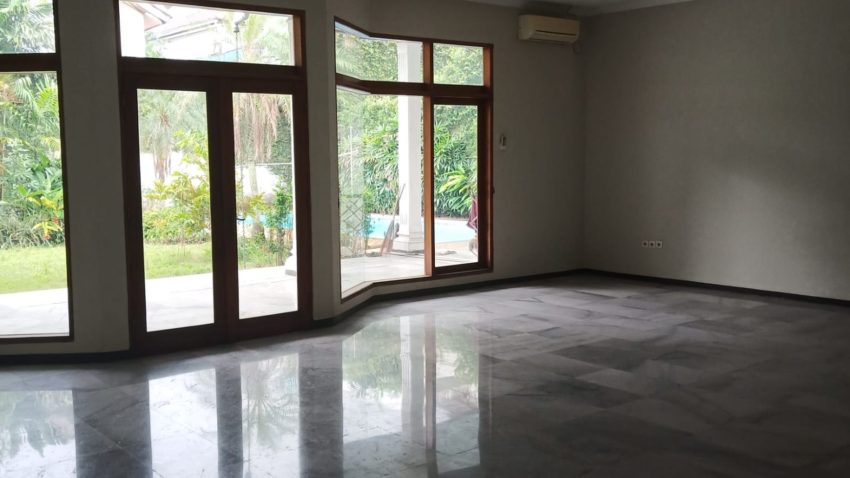 Dua Unit Rumah Klasik di Zonasi Komersial K2 Area Cipete