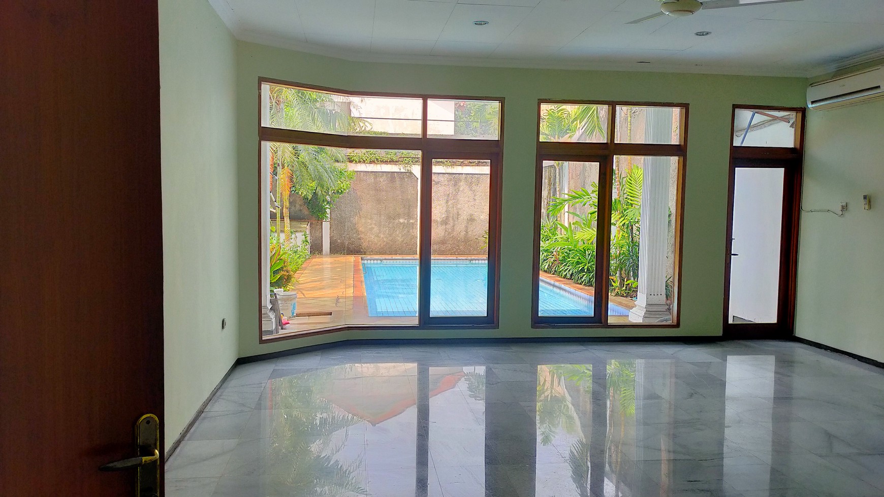 Dua Unit Rumah Klasik di Zonasi Komersial K2 Area Cipete