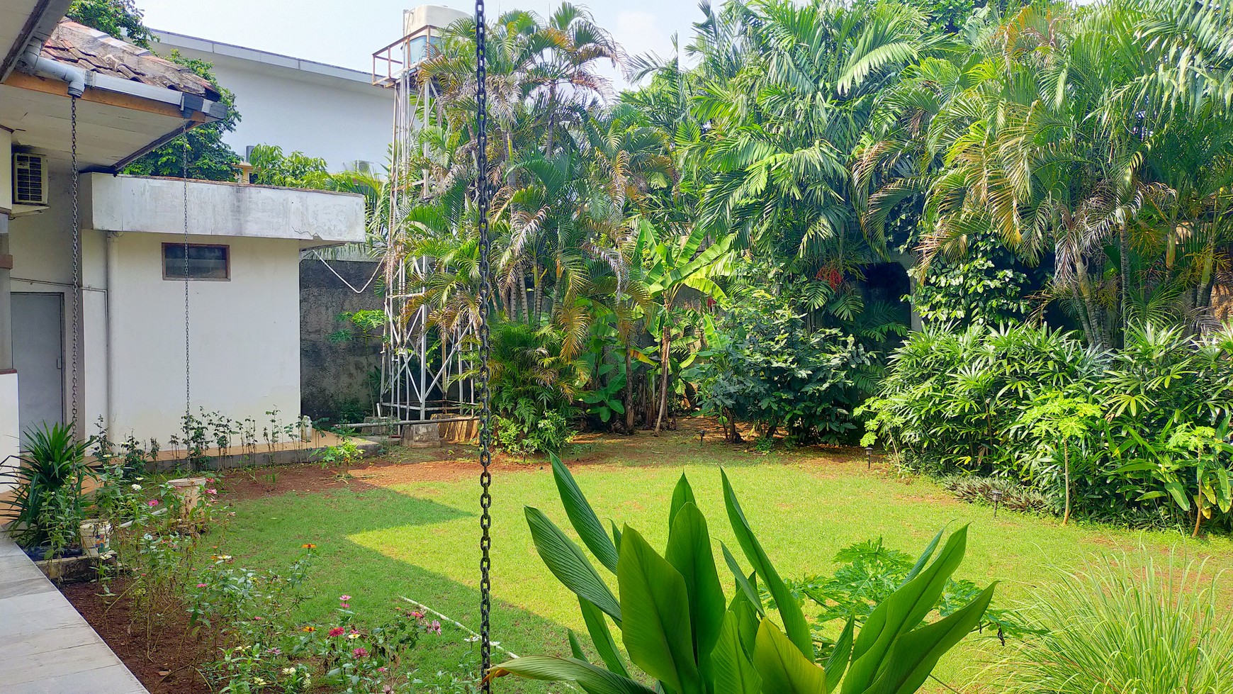 Dua Unit Rumah Klasik di Zonasi Komersial K2 Area Cipete