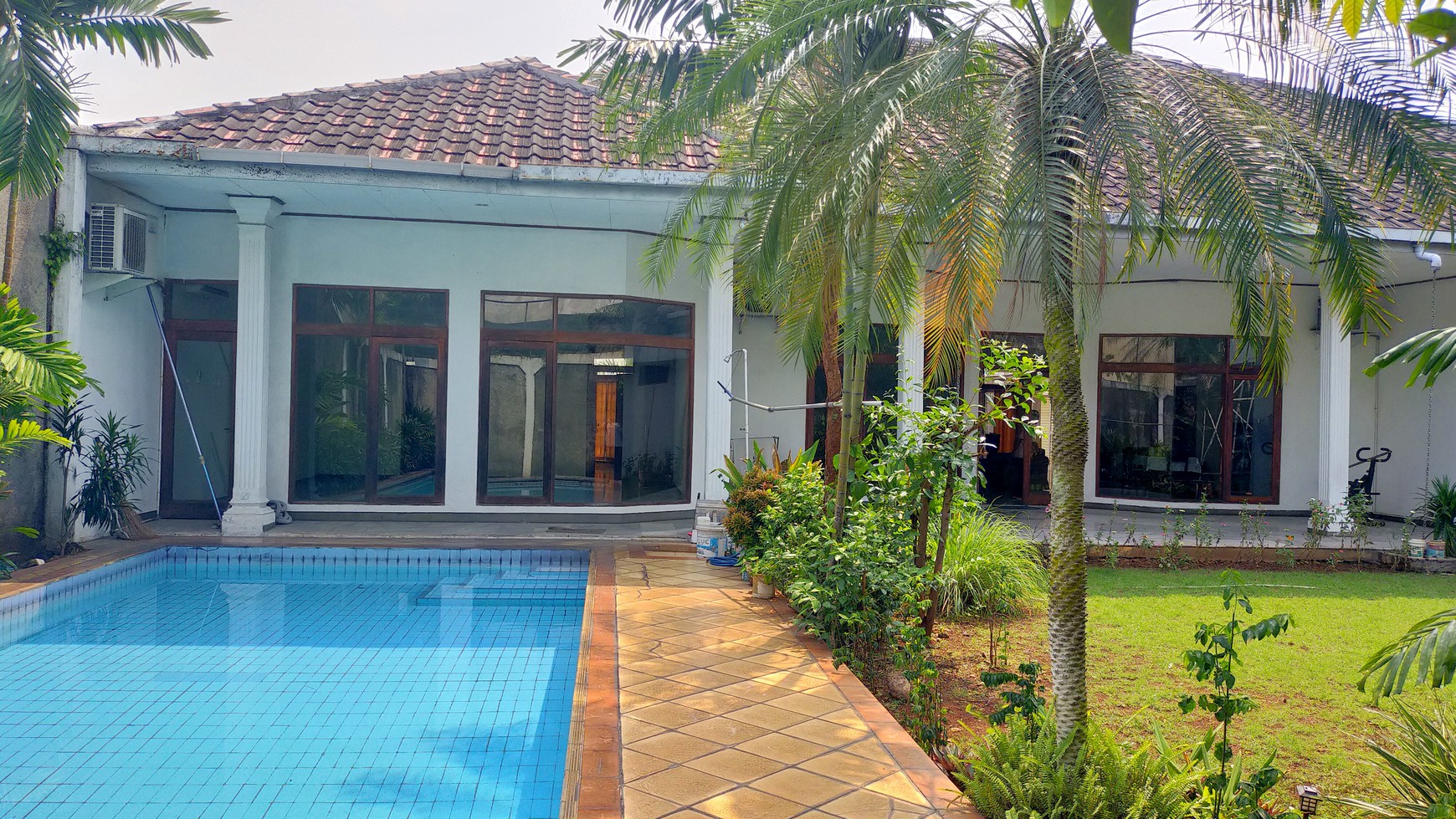 Dua Unit Rumah Klasik di Zonasi Komersial K2 Area Cipete