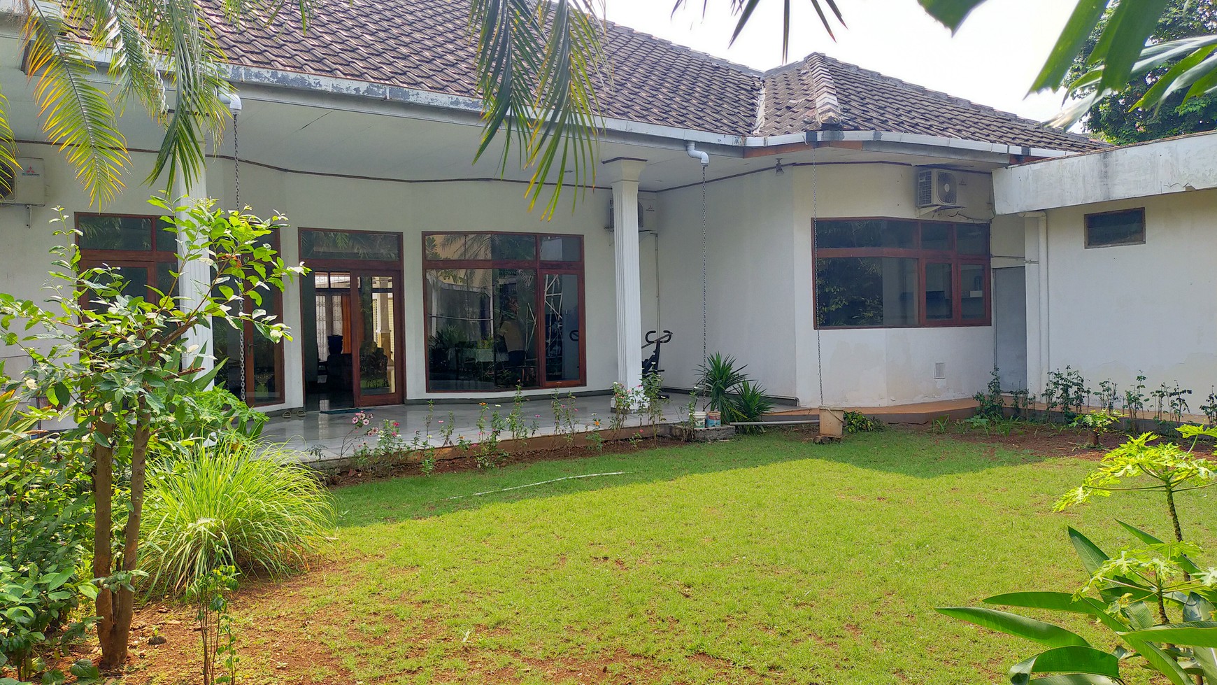 Dua Unit Rumah Klasik di Zonasi Komersial K2 Area Cipete