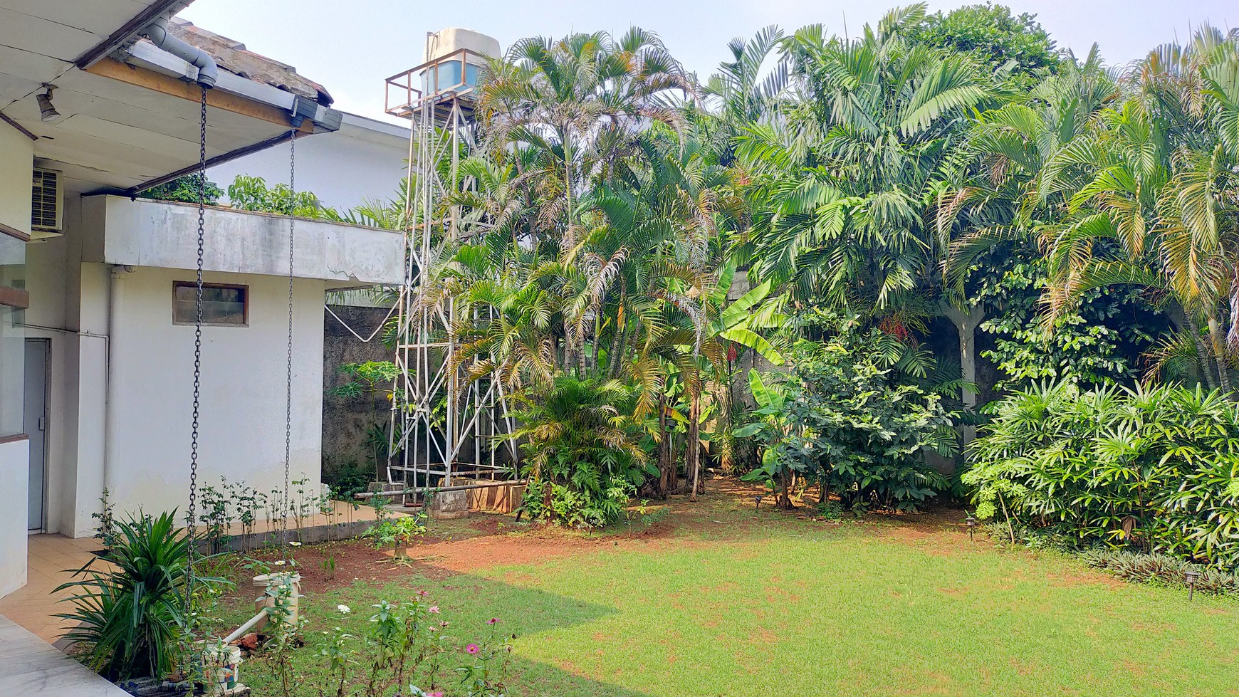 Dua Unit Rumah Klasik di Zonasi Komersial K2 Area Cipete