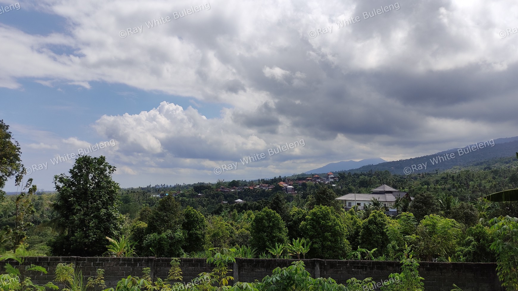 740 SQM FREEHOLD LAND IN LOVINA