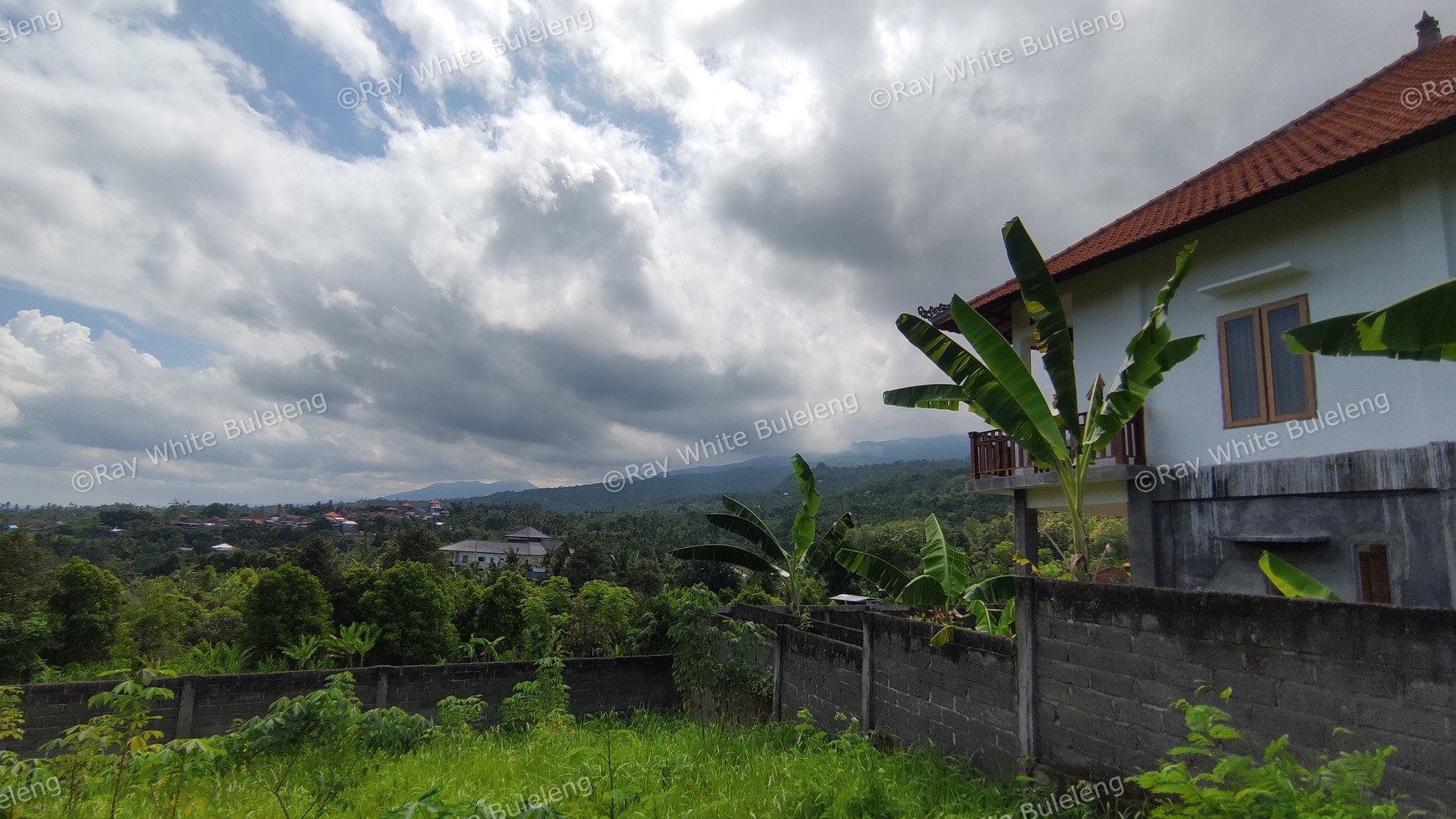 740 SQM FREEHOLD LAND IN LOVINA