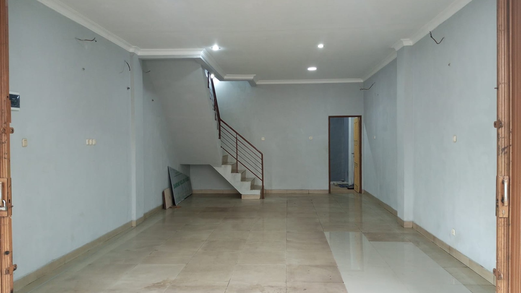 Dijual Ruko Bulevar Hijau, Parkir Luas, Lokasi Favorit Harapan Indah, Bekasi
