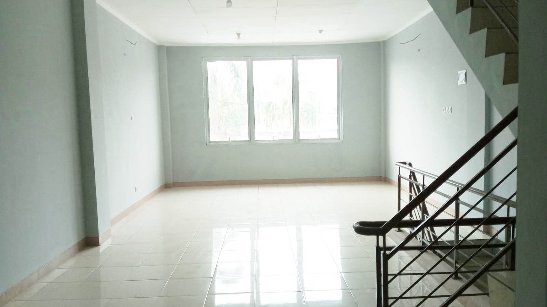 Dijual Ruko Bulevar Hijau, Parkir Luas, Lokasi Favorit Harapan Indah, Bekasi