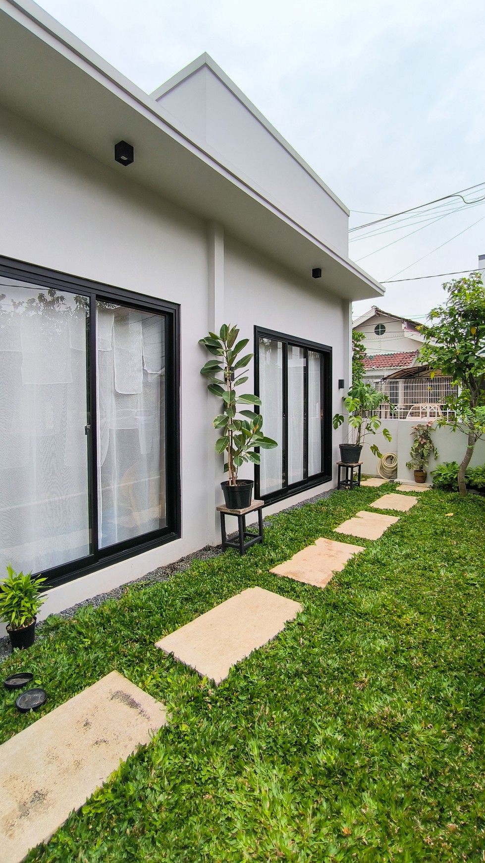 Rumah di Kucica Bintaro, siap huni dan modern di Sektor 9 Bintaro