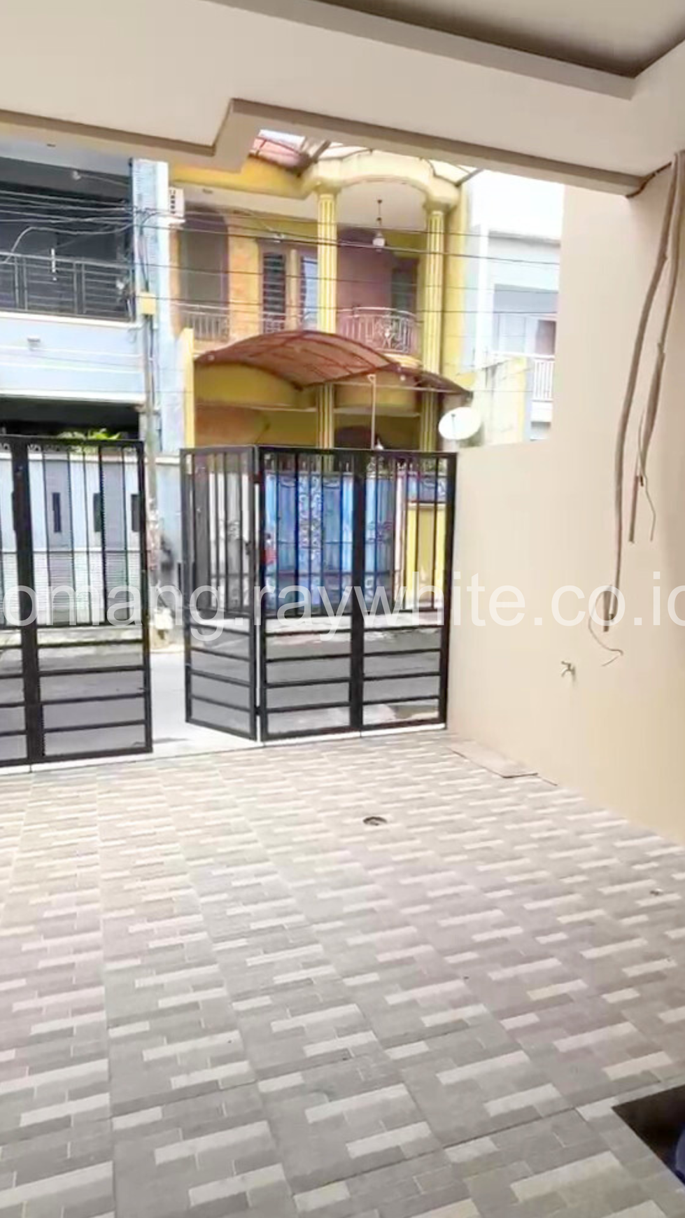 Rumah Baru Dijual di Tomang