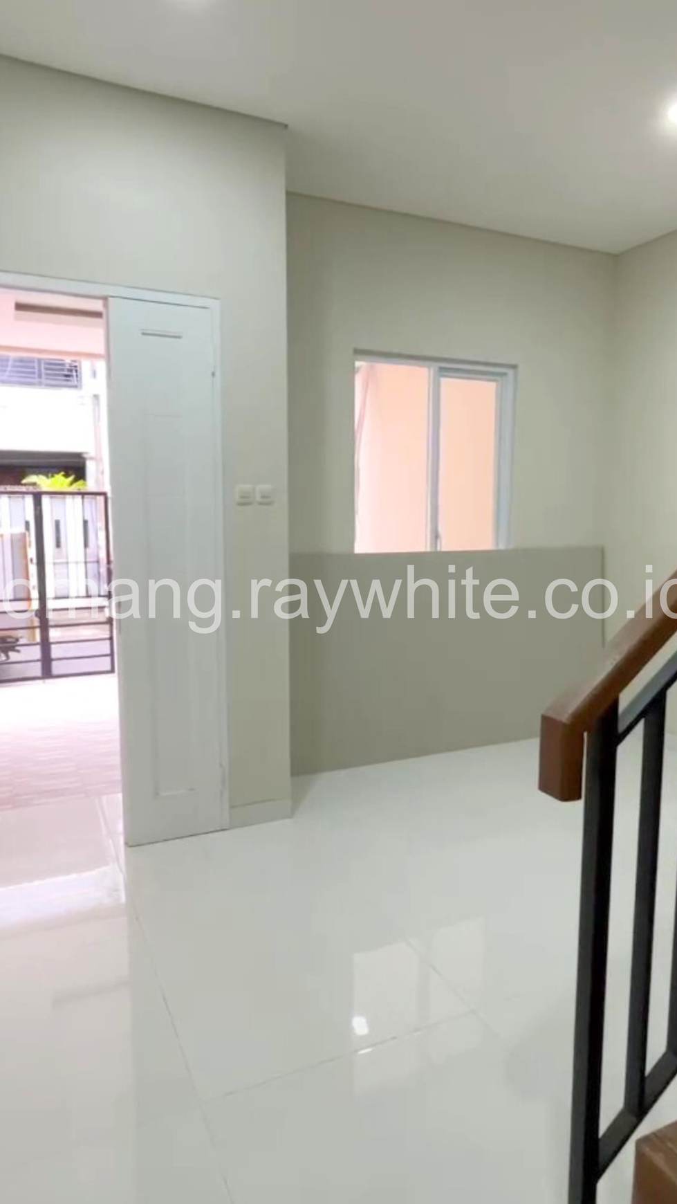 Rumah Baru Dijual di Tomang