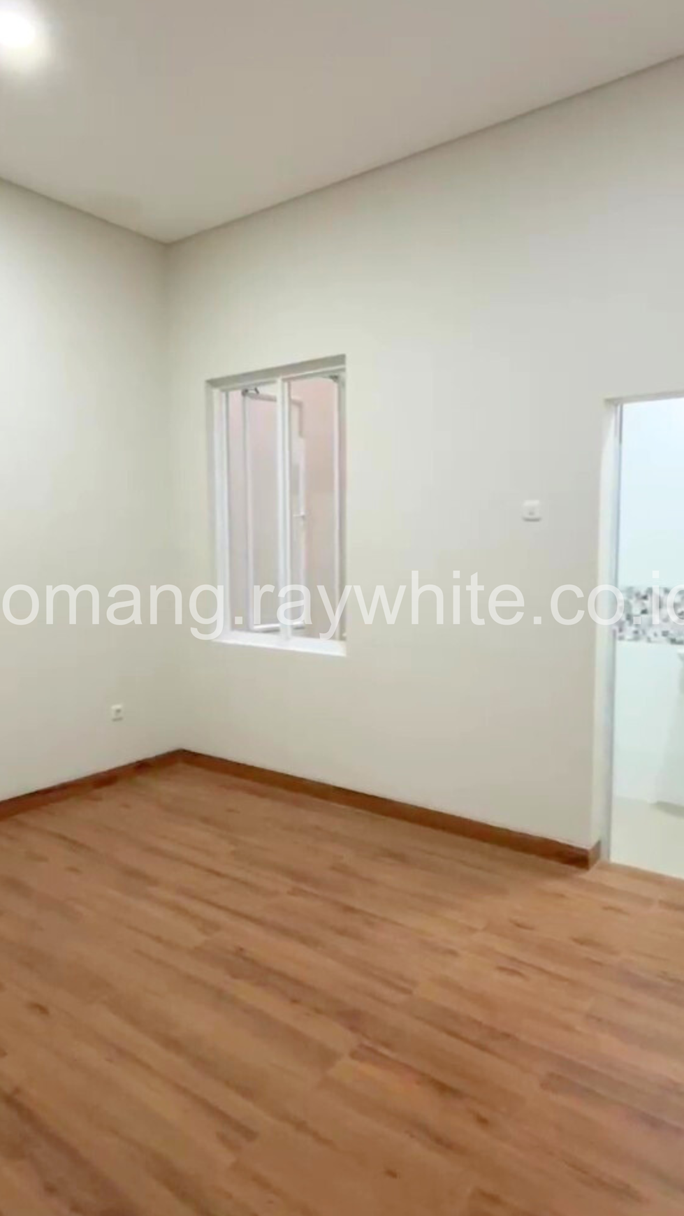 Rumah Baru Dijual di Tomang