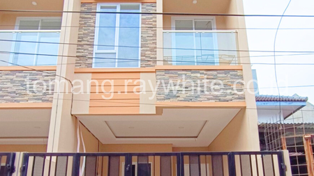 Rumah Baru Dijual di Tomang