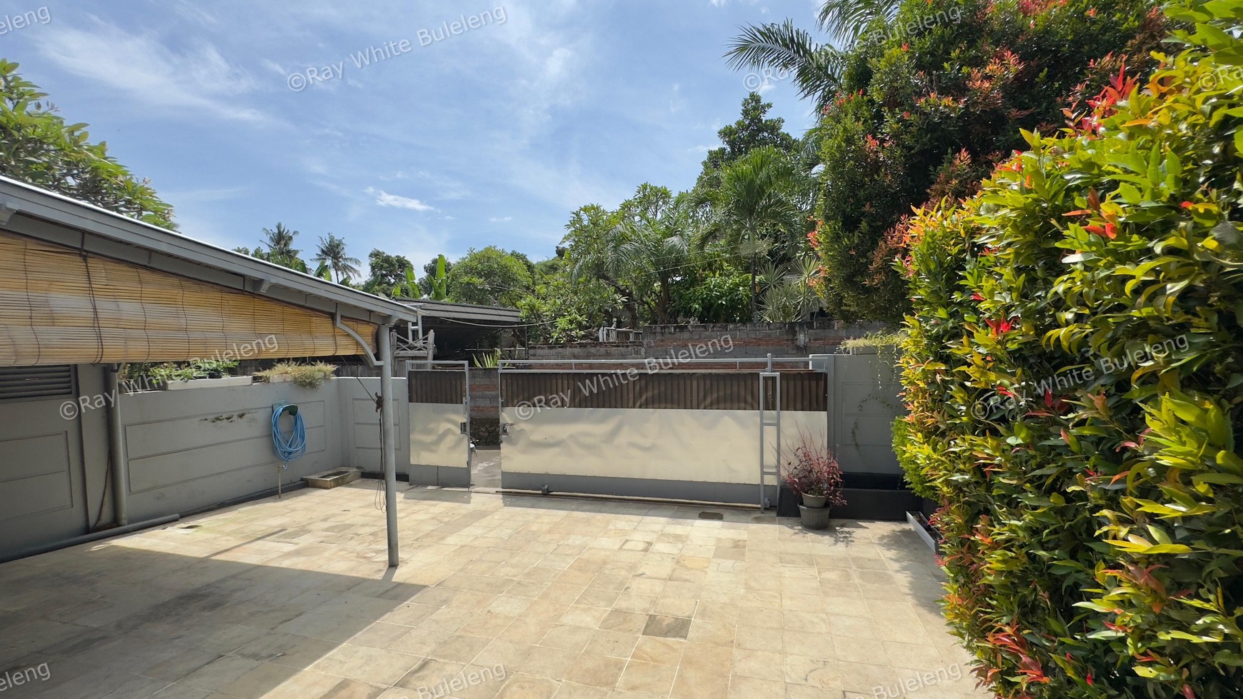 CHARMING 3-BEDROOM VILLA - JUST 5 MINUTES FROM LOVINA
