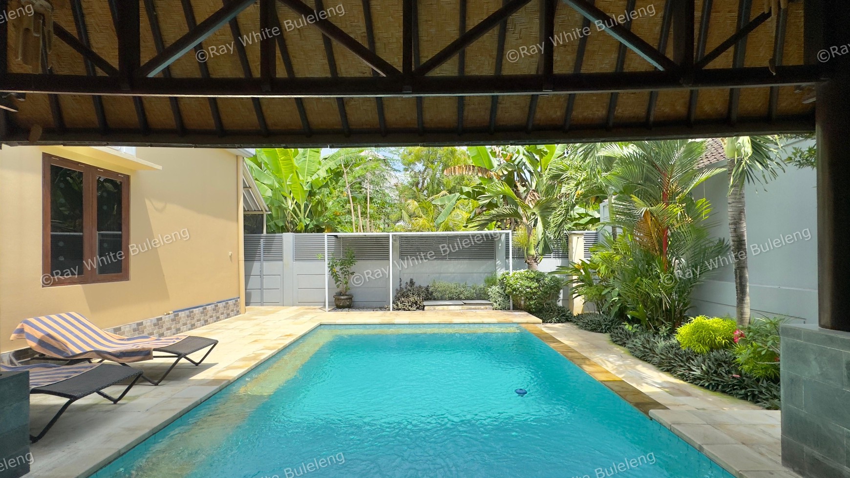 CHARMING 3-BEDROOM VILLA - JUST 5 MINUTES FROM LOVINA