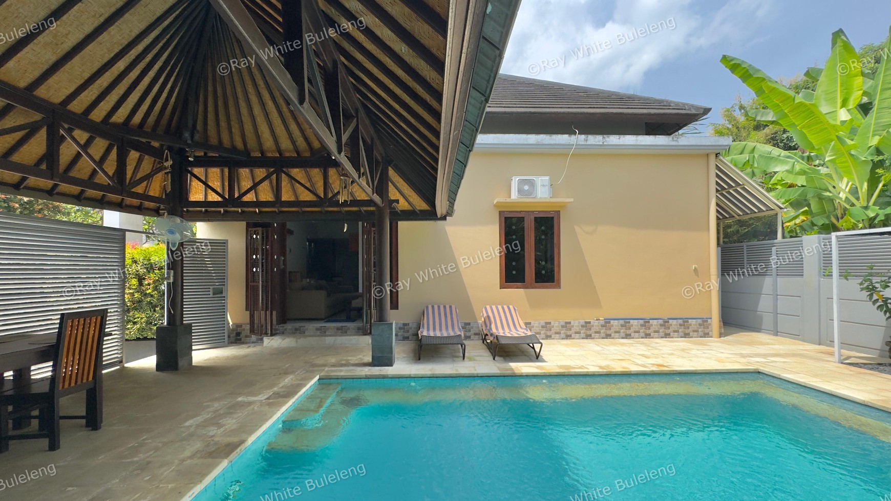 CHARMING 3-BEDROOM VILLA - JUST 5 MINUTES FROM LOVINA