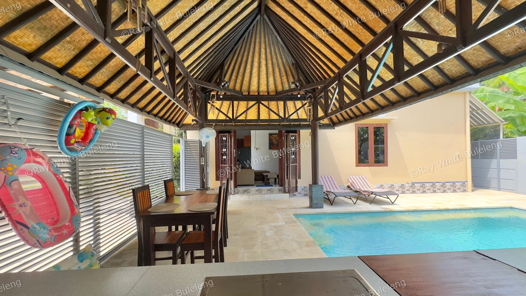 CHARMING 3-BEDROOM VILLA - JUST 5 MINUTES FROM LOVINA