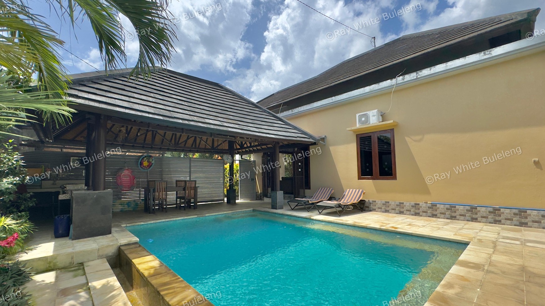 CHARMING 3-BEDROOM VILLA - JUST 5 MINUTES FROM LOVINA