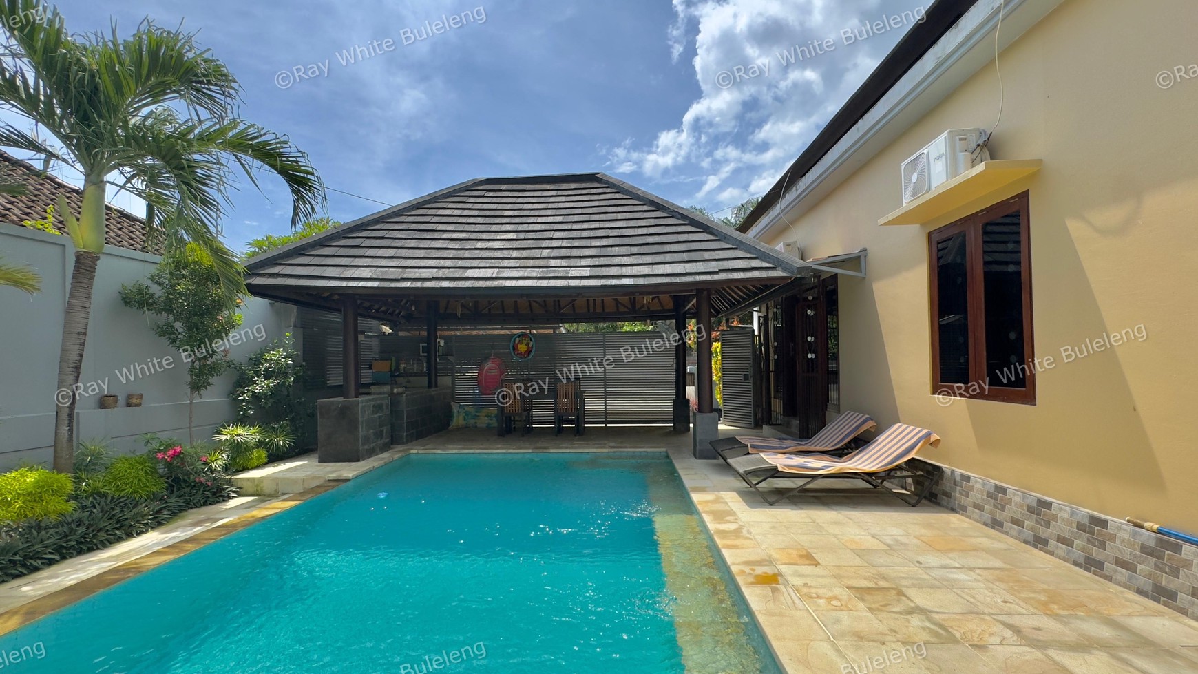 CHARMING 3-BEDROOM VILLA - JUST 5 MINUTES FROM LOVINA