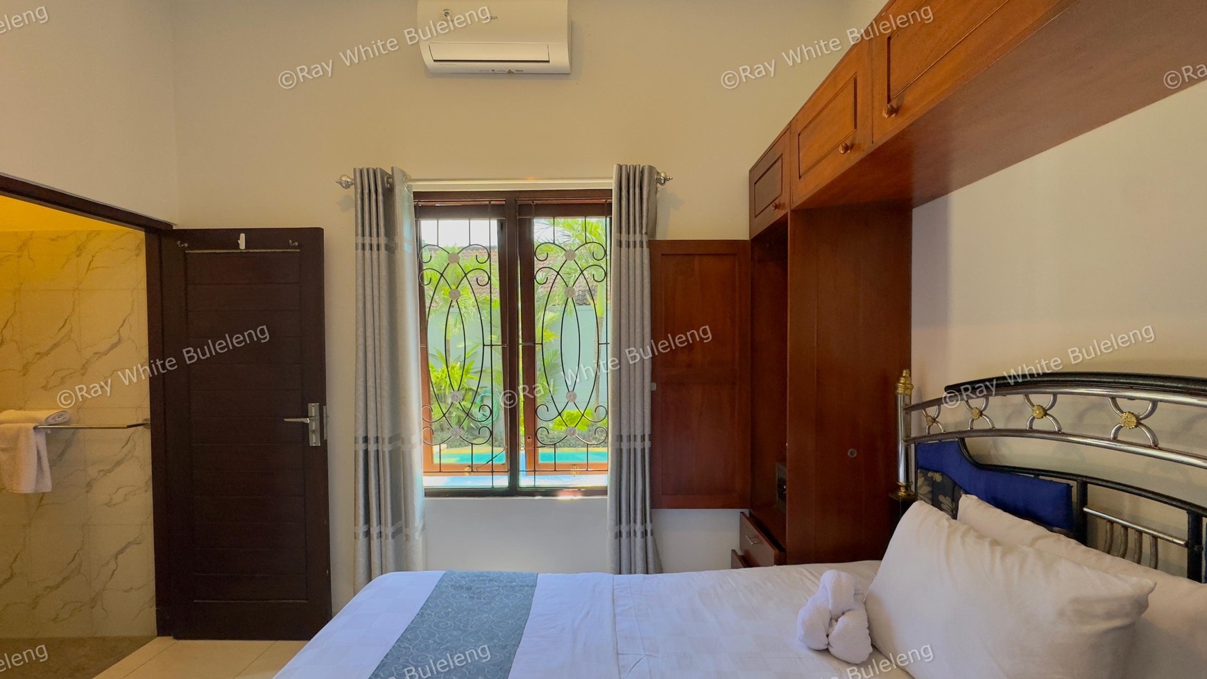 CHARMING 3-BEDROOM VILLA - JUST 5 MINUTES FROM LOVINA