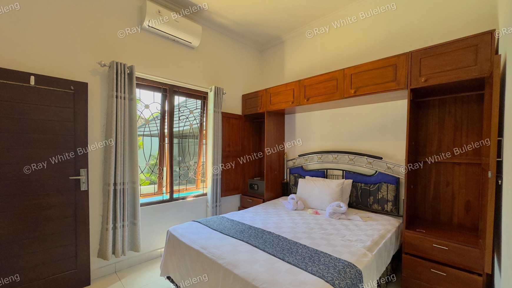 CHARMING 3-BEDROOM VILLA - JUST 5 MINUTES FROM LOVINA