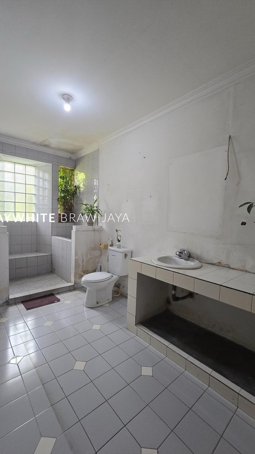 Rumah Hitung Tanah Area Cirendeu Lebak Bulus