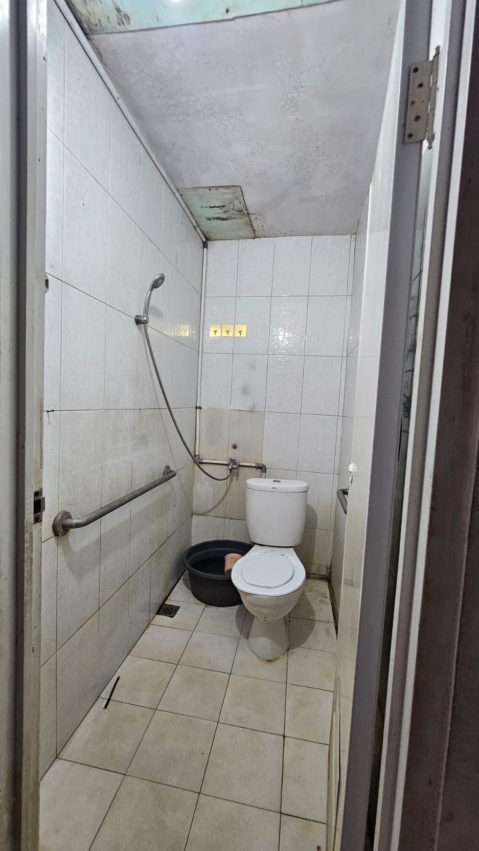 Rumah Siap Huni dengan Hunian Nyaman dan Asri di @Bintaro Jaya, Sektor 5.