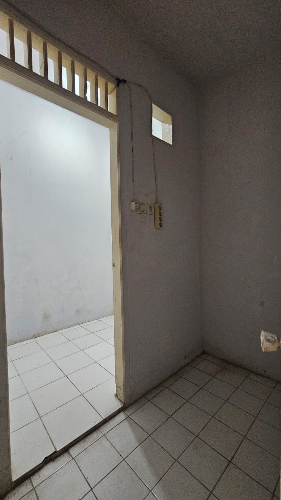 Rumah Siap Huni dengan Hunian Nyaman dan Asri di @Bintaro Jaya, Sektor 5.