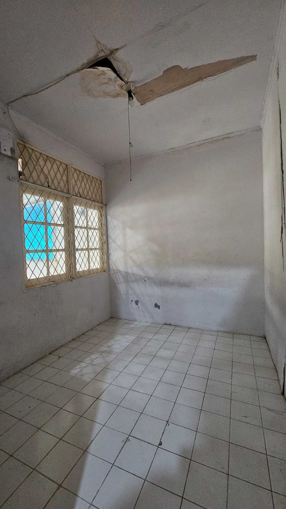 Rumah Siap Huni dengan Hunian Nyaman dan Asri di @Bintaro Jaya, Sektor 5.
