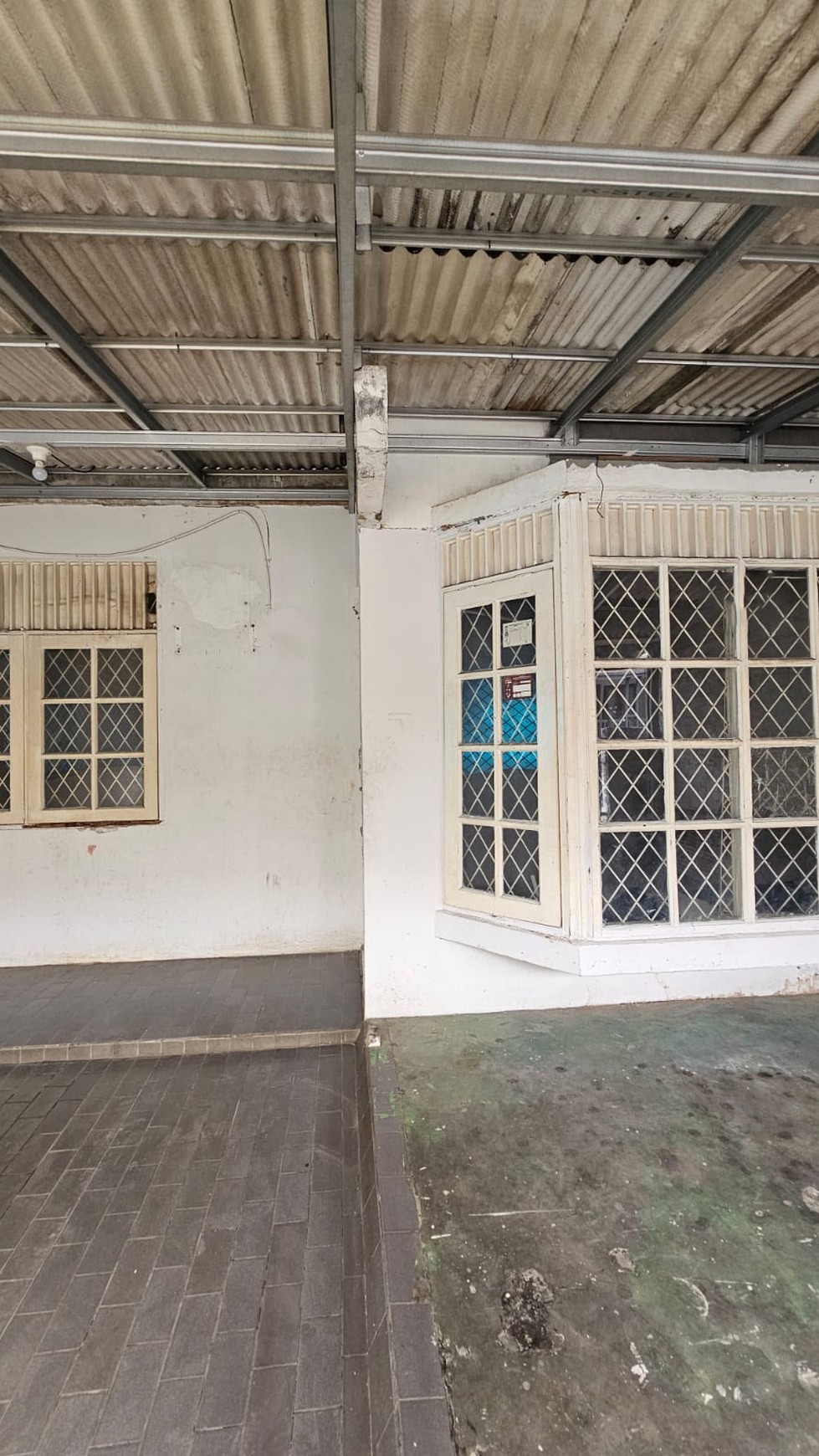 Rumah Siap Huni dengan Hunian Nyaman dan Asri di @Bintaro Jaya, Sektor 5.