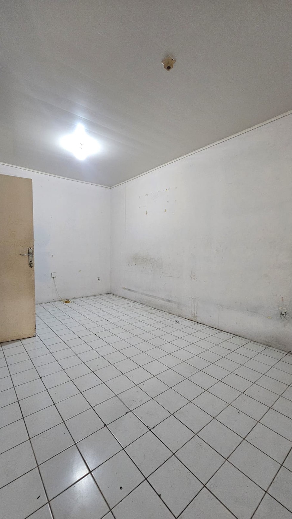 Rumah Siap Huni dengan Hunian Nyaman dan Asri di @Bintaro Jaya, Sektor 5.