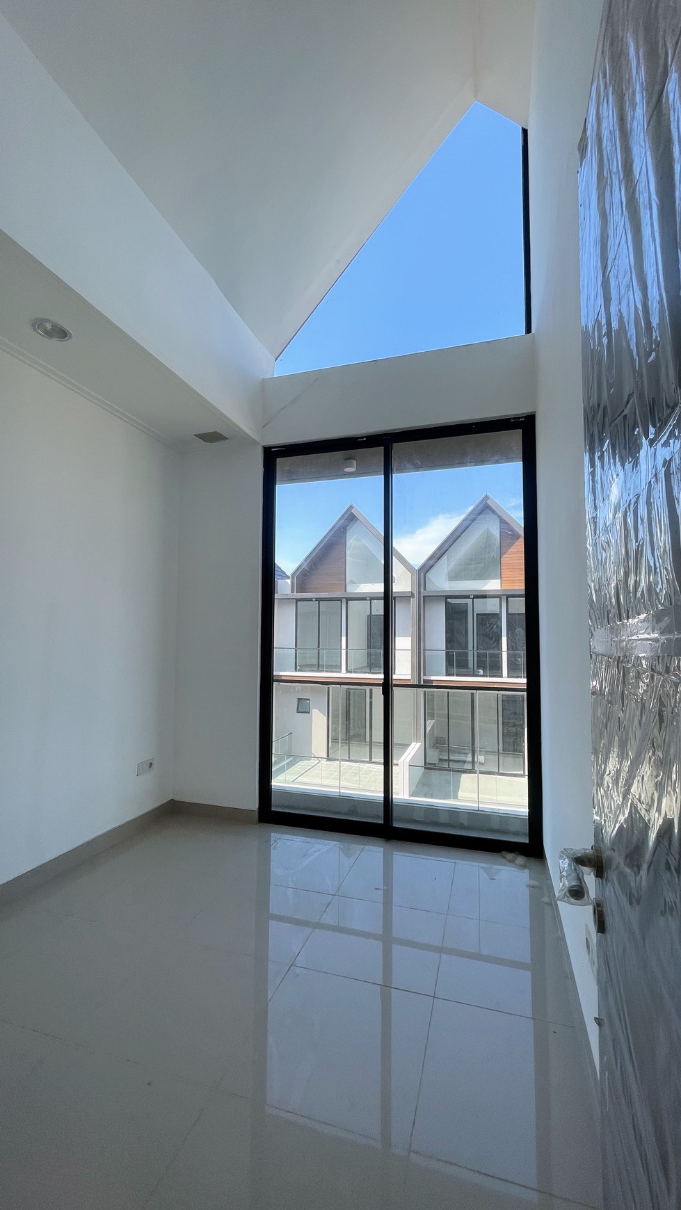 Rumah Tumbuh Gaya Jepang Minimalis Osaka Residence PIK 2