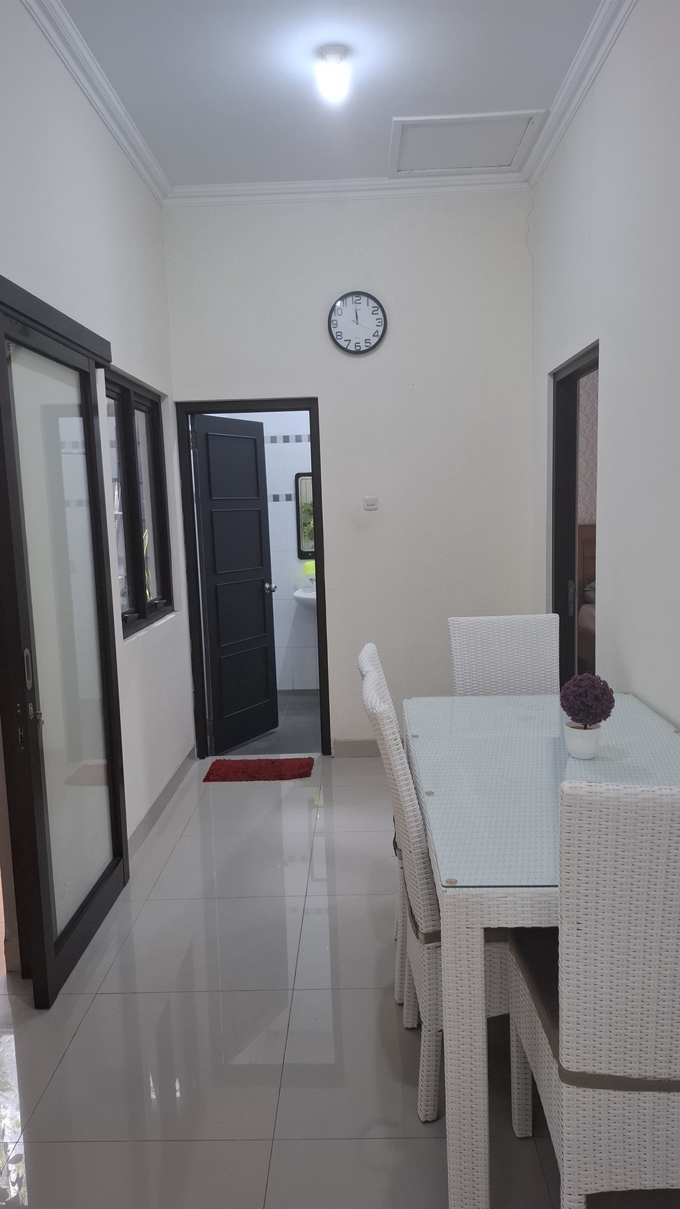 Rumah Modern Minimalis + Furniture Di Pondok Permai II Lokasi Startegis Dekat UGM  