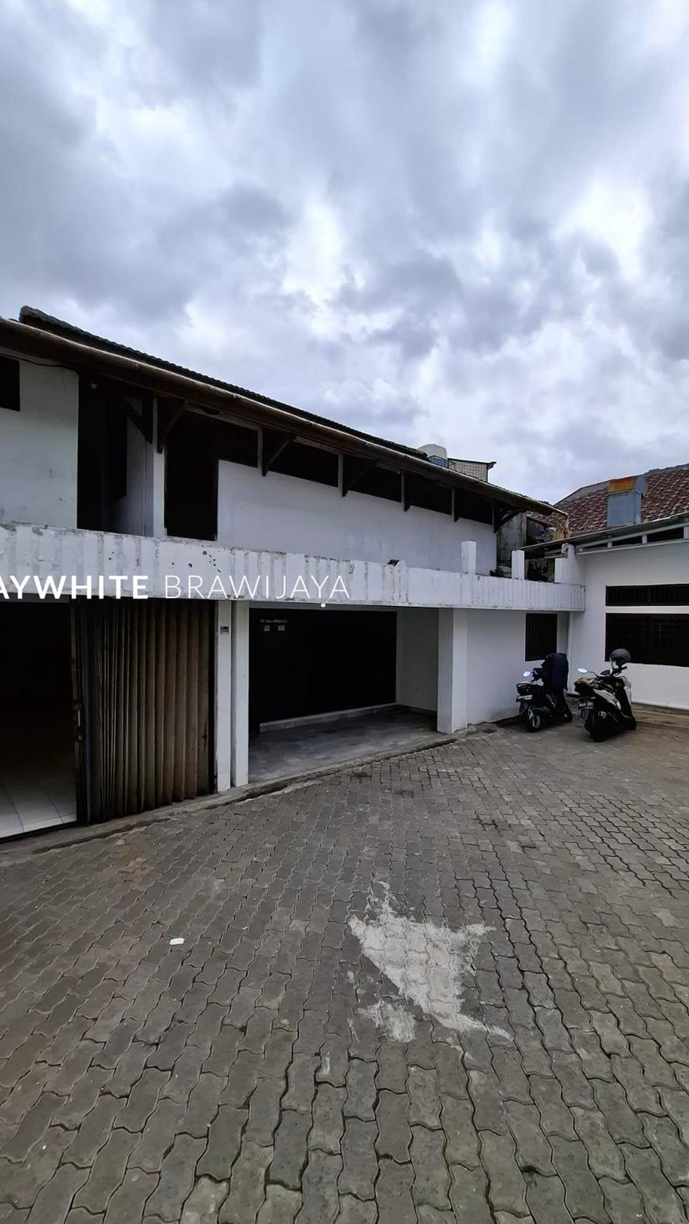Rumah Lama Butuh Renovasi Area Kebayoran Baru