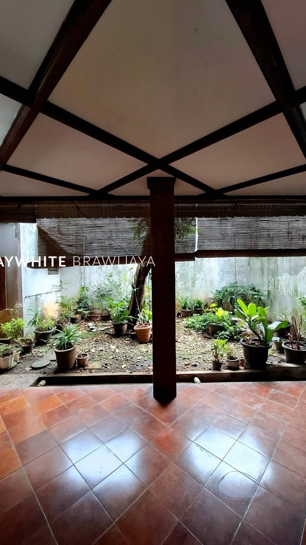 Rumah Lama Butuh Renovasi Area Kebayoran Baru