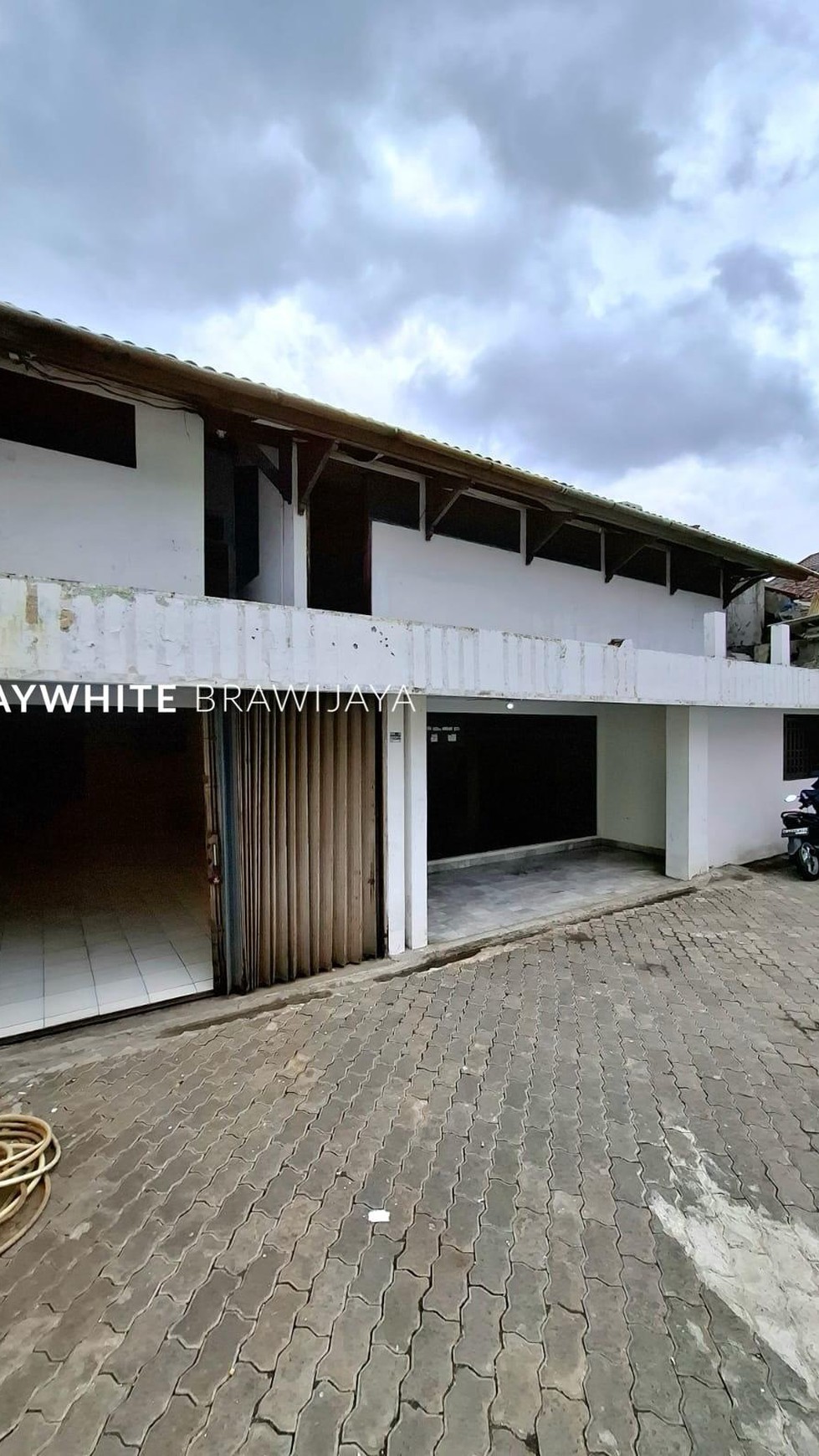 Rumah Lama Butuh Renovasi Area Kebayoran Baru