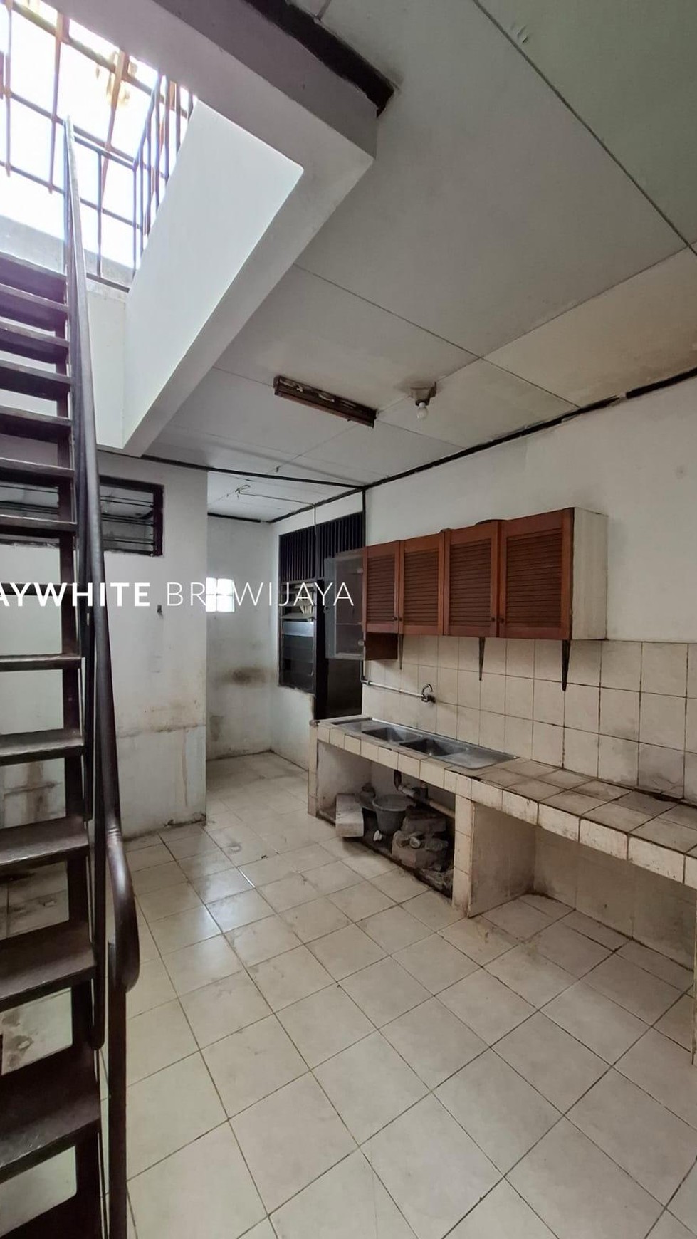 Rumah Lama Butuh Renovasi Area Kebayoran Baru
