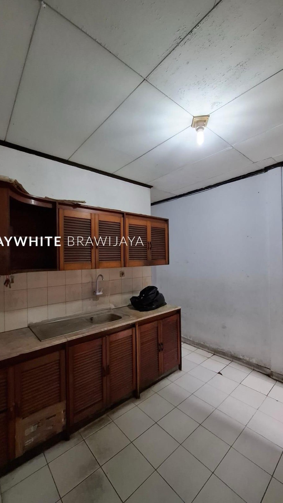 Rumah Lama Butuh Renovasi Area Kebayoran Baru