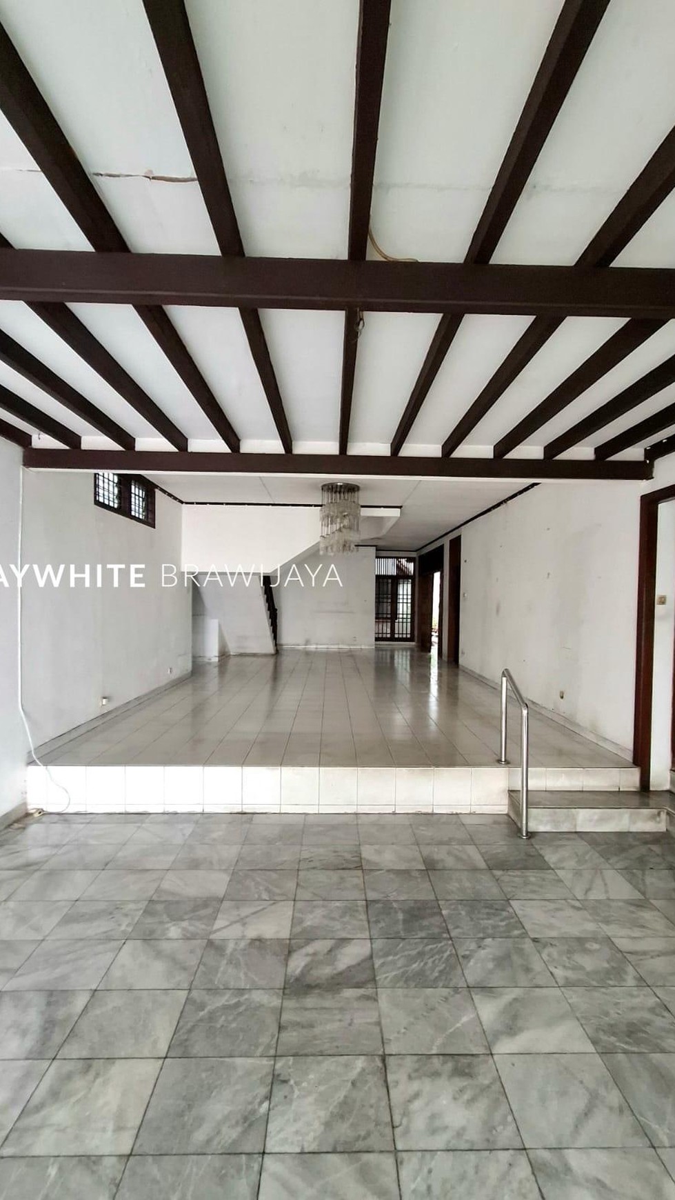 Rumah Lama Butuh Renovasi Area Kebayoran Baru