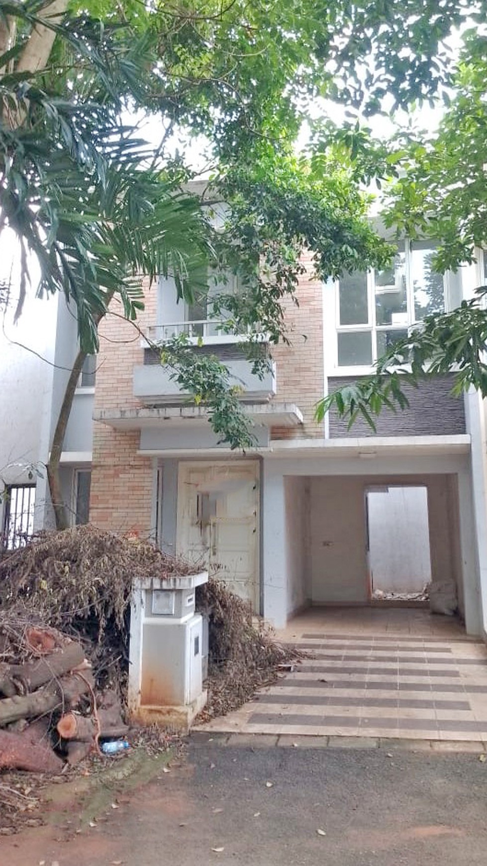 Rumah Hook di Edison Gading Serpong