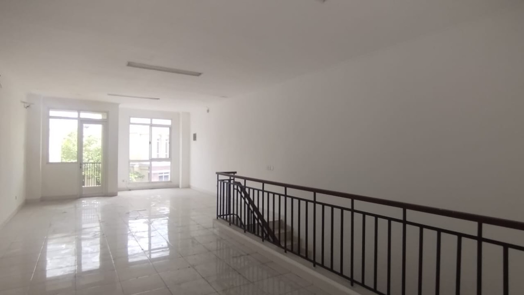 Disewa ruko strategis siap huni Graha Boulevard Gading Serpong