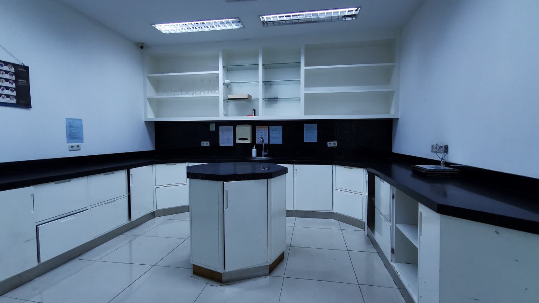 Ruko Hoek Kirana Boutique Office, Kelapa Gading